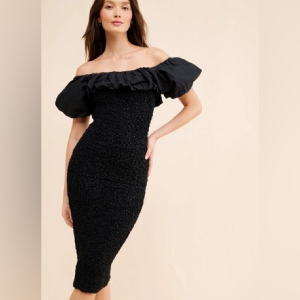Saylor Ciana Bubble Smocked Midi Dress in black M
